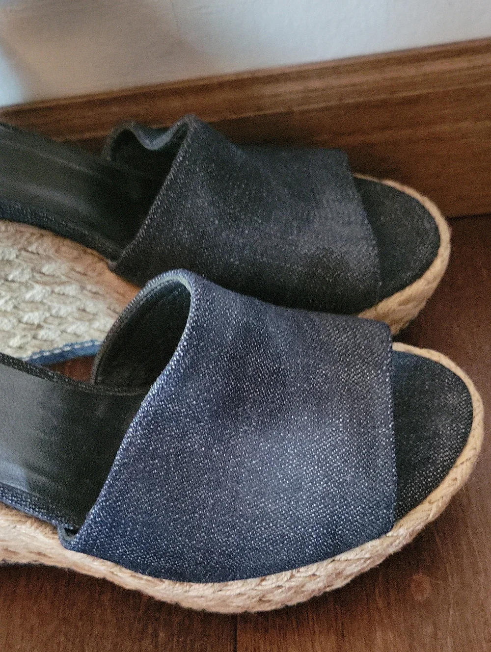 NWOT Stuart Weitzman Navy Espadrille Wedge Sandals with Ankle Strap Size 7
